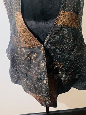 Black & Gold Patterned Women's Vest
